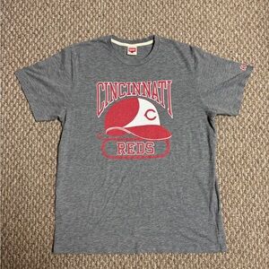 Cincinnati Reds HOMAGE Reds MLB Helmet Casual Gray T-Shirt